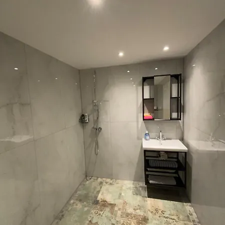 Modernes Mit Parkplatz Lägenhet Elsdorf