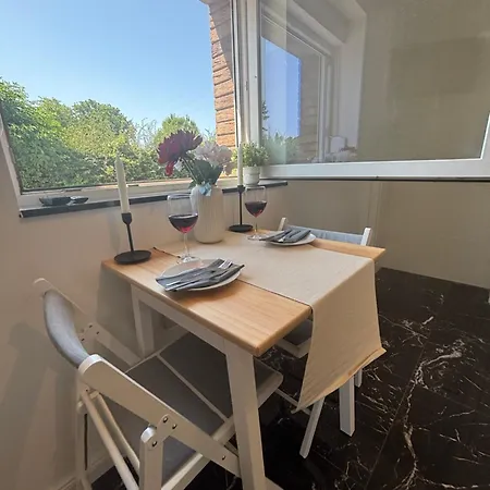 Modernes Mit Parkplatz *