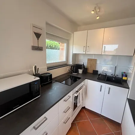 Modernes Mit Parkplatz Lägenhet *