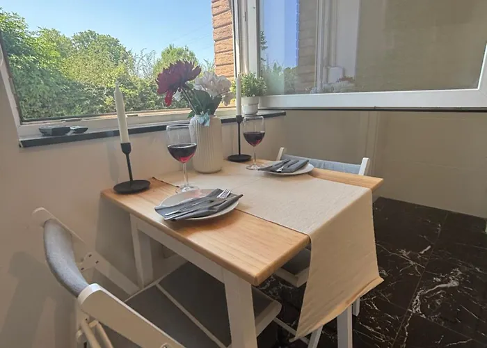 Modernes Mit Parkplatz *