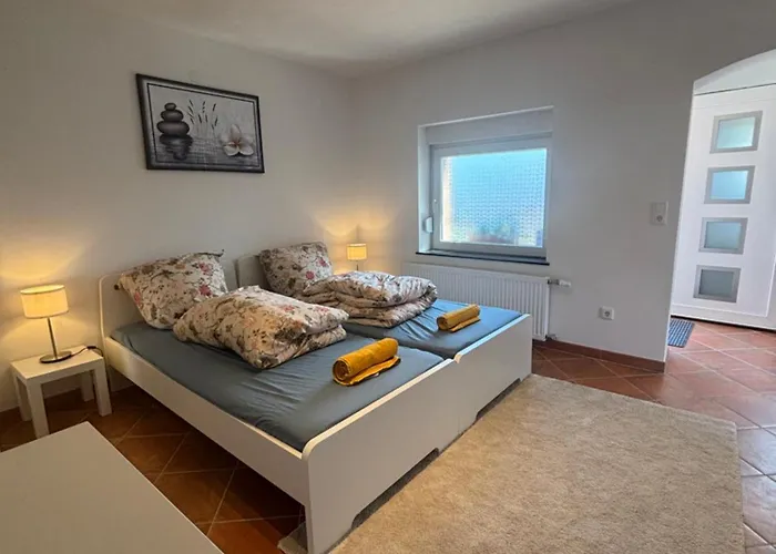 Modernes Mit Parkplatz *